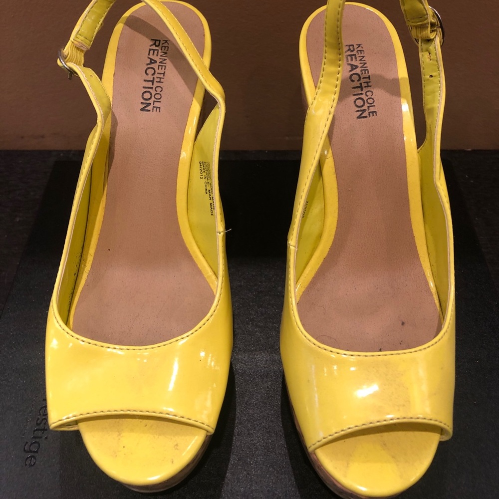 Kenneth Cole Reaction Wedges